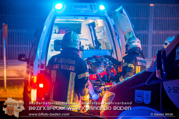 20171020 Schwerer Verkehrsunfall auf der LB212 bei der Autobahnanschlussstelle A2 Bad Vöslau  Foto: © Daniel Wirth FF Stadt Bad Vöslau