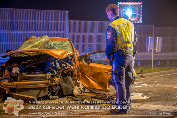 20171020 Schwerer Verkehrsunfall auf der LB212 bei der Autobahnanschlussstelle A2 Bad Vöslau  Foto: © Daniel Wirth FF Stadt Bad Vöslau