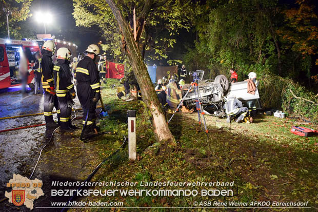 20171021 Verkehrsunfall mit Menschenrettung im Ortsgebiet Unterwaltersdorf Foto: © Rene Weiner 20171021 Verkehrsunfall mit Menschenrettung im Ortsgebiet Unterwaltersdorf Foto: © Rene Weiner