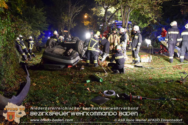 20171021 Verkehrsunfall mit Menschenrettung im Ortsgebiet Unterwaltersdorf  Foto: © Rene Weiner