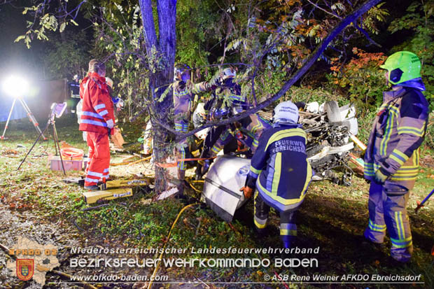 20171021 Verkehrsunfall mit Menschenrettung im Ortsgebiet Unterwaltersdorf Foto: © Rene Weiner 20171021 Verkehrsunfall mit Menschenrettung im Ortsgebiet Unterwaltersdorf Foto: © Rene Weiner