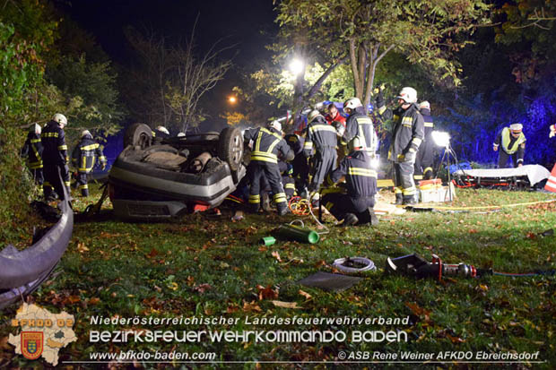20171021 Verkehrsunfall mit Menschenrettung im Ortsgebiet Unterwaltersdorf Foto: © Rene Weiner 20171021 Verkehrsunfall mit Menschenrettung im Ortsgebiet Unterwaltersdorf Foto: © Rene Weiner