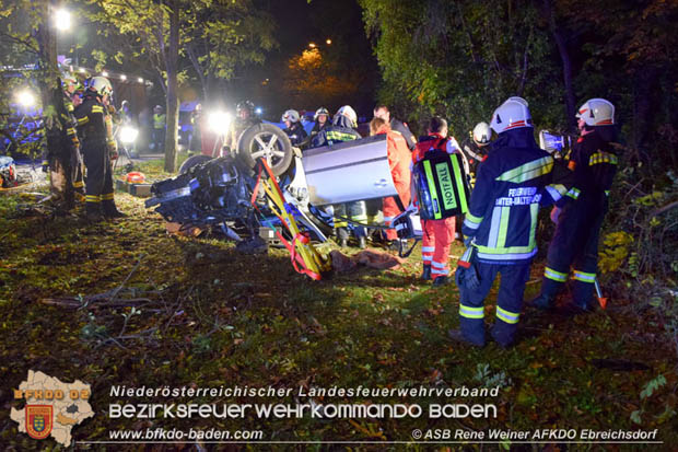 20171021 Verkehrsunfall mit Menschenrettung im Ortsgebiet Unterwaltersdorf Foto: © Rene Weiner 20171021 Verkehrsunfall mit Menschenrettung im Ortsgebiet Unterwaltersdorf Foto: © Rene Weiner