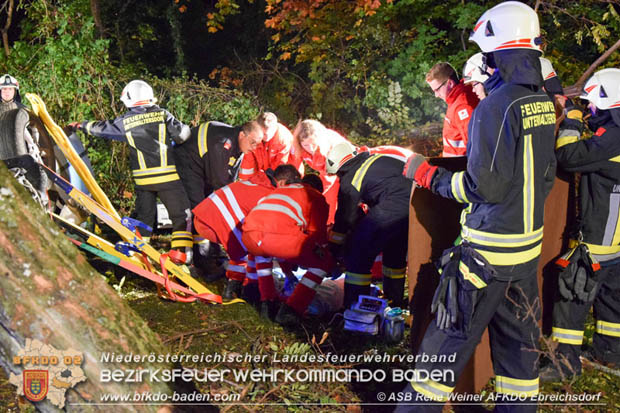 20171021 Verkehrsunfall mit Menschenrettung im Ortsgebiet Unterwaltersdorf Foto: © Rene Weiner 20171021 Verkehrsunfall mit Menschenrettung im Ortsgebiet Unterwaltersdorf Foto: © Rene Weiner