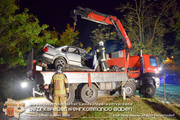 20171021 Verkehrsunfall mit Menschenrettung im Ortsgebiet Unterwaltersdorf  Foto: © Rene Weiner