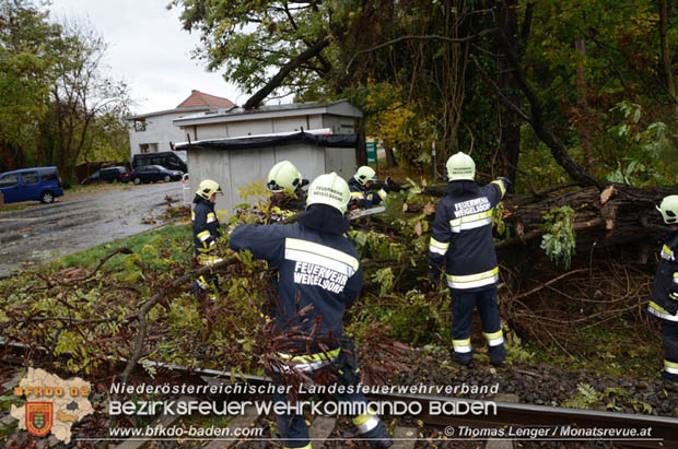 20171027 Sturmschaden am Bahnhof Weigelsdorf  Foto: © Thomas Lenger Monatsrevue.at