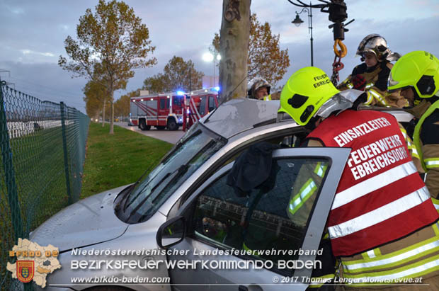 20171103 Schwerer Verkehrsunfall in Ebreichsdorf  Foto: © Thomas Lenger Monatsrevue.at