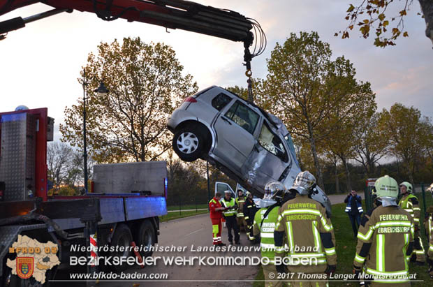 20171103 Schwerer Verkehrsunfall in Ebreichsdorf  Foto: © Thomas Lenger Monatsrevue.at