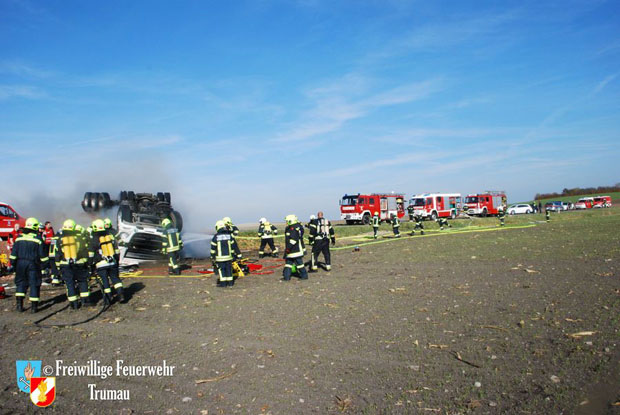 20171104 Schwerer LKW Unfall mit Todesfolge - L156 bei Moosbrunn  Foto: © Freiwillige Feuerwehr Trumau