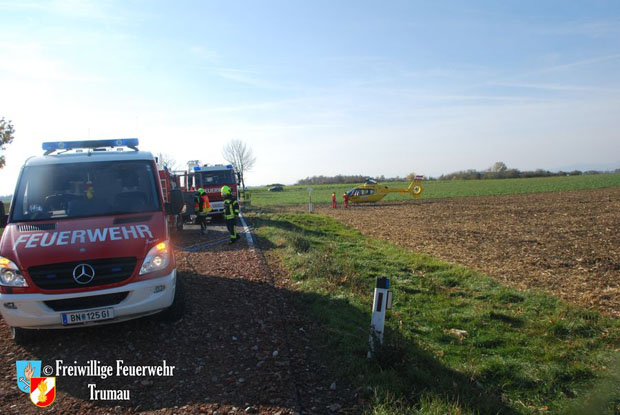 20171104 Schwerer LKW Unfall mit Todesfolge - L156 bei Moosbrunn  Foto: © Freiwillige Feuerwehr Trumau