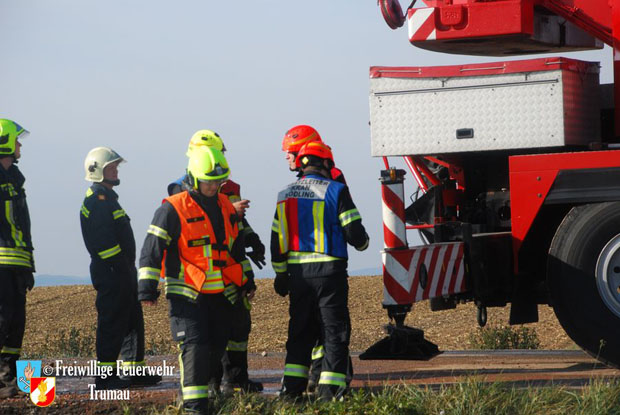 20171104 Schwerer LKW Unfall mit Todesfolge - L156 bei Moosbrunn  Foto: © Freiwillige Feuerwehr Trumau