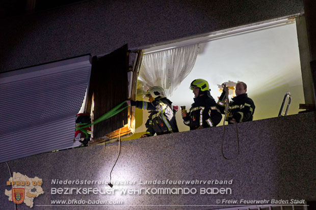 20171104 Explosion in der Wohnung einer Badener Wohnhausanlage Foto: © Freiwillige Feuerwehr Baden-Stadt 20171104 Explosion in der Wohnung einer Badener Wohnhausanlage Foto: © Freiwillige Feuerwehr Baden-Stadt