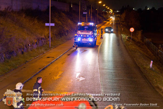 20171106 Verkehrsunfall in Baden LB212 Damgasse X Rudolf Zöllnerstraße Foto: © FF Baden-Stadt / Stefan Schneider 20171106 Verkehrsunfall in Baden LB212 Damgasse X Rudolf Zöllnerstraße Foto: © FF Baden-Stadt / Stefan Schneider