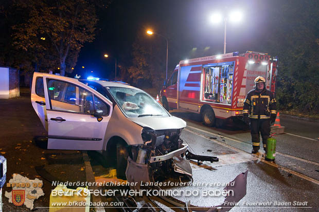 20171106 Verkehrsunfall in Baden LB212 Damgasse X Rudolf Zöllnerstraße  Foto: © FF Baden-Stadt / Stefan Schneider