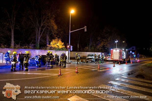 20171106 Verkehrsunfall in Baden LB212 Damgasse X Rudolf Zöllnerstraße Foto: © FF Baden-Stadt / Stefan Schneider 20171106 Verkehrsunfall in Baden LB212 Damgasse X Rudolf Zöllnerstraße Foto: © FF Baden-Stadt / Stefan Schneider