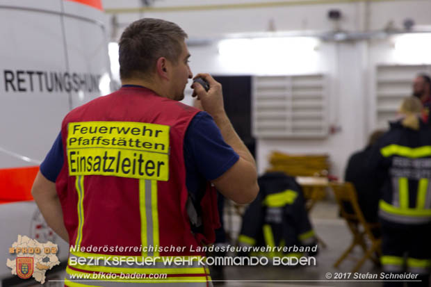 20171113 Personensuche nach 12-jaehrigen abgaengigen Bub in Pfaffstaetten  Foto: Stefan Schneider BFK BADEN