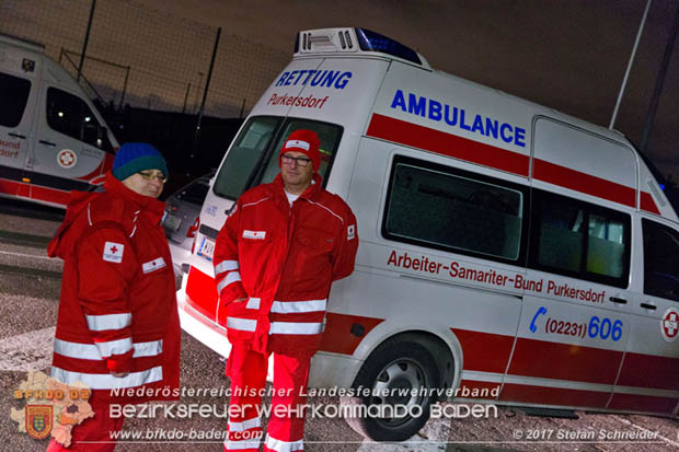 20171113 Personensuche nach 12-jaehrigen abgaengigen Bub in Pfaffstaetten  Foto: Stefan Schneider BFK BADEN