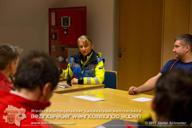 20171113 Personensuche nach 12-jaehrigen abgaengigen Bub in Pfaffstaetten  Foto: Stefan Schneider BFK BADEN