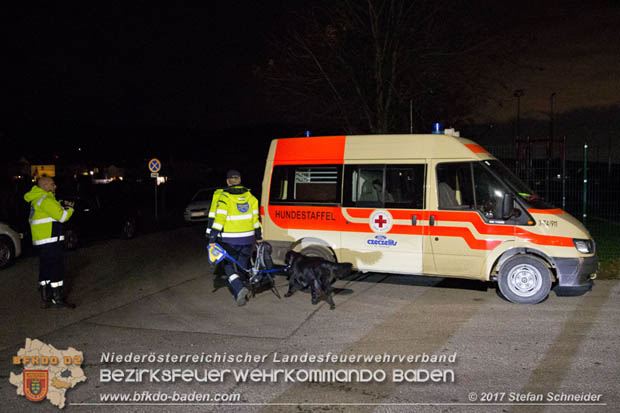20171113 Personensuche nach 12-jaehrigen abgaengigen Bub in Pfaffstaetten  Foto: Stefan Schneider BFK BADEN