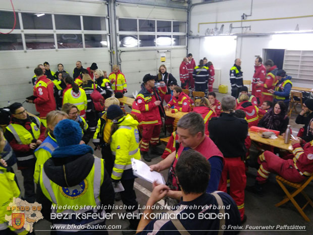 20171113 Personensuche nach 12-jaehrigen abgaengigen Bub in Pfaffstaetten  Foto: FF Pfaffstaetten