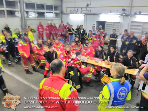 20171113 Personensuche nach 12-jaehrigen abgaengigen Bub in Pfaffstaetten  Foto: FF Pfaffstaetten