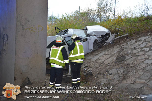 20171119 Verkehrsunfall auf der A2 zwischen Traiskirchen und Baden  Foto: © Anton Judt