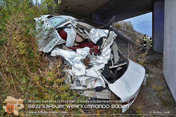20171119 Verkehrsunfall auf der A2 zwischen Traiskirchen und Baden  Foto: © Anton Judt