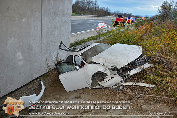 20171119 Verkehrsunfall auf der A2 zwischen Traiskirchen und Baden  Foto: © Anton Judt
