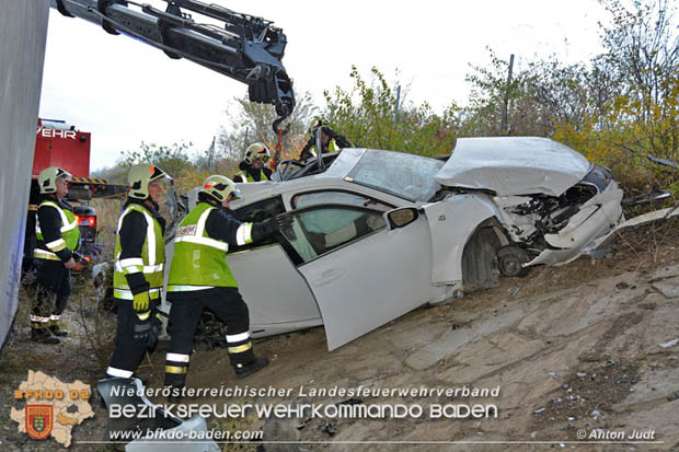 20171119 Verkehrsunfall auf der A2 zwischen Traiskirchen und Baden  Foto: © Anton Judt
