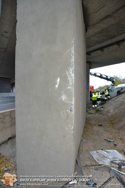 20171119 Verkehrsunfall auf der A2 zwischen Traiskirchen und Baden  Foto: © Anton Judt