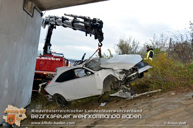 20171119 Verkehrsunfall auf der A2 zwischen Traiskirchen und Baden  Foto: © Anton Judt