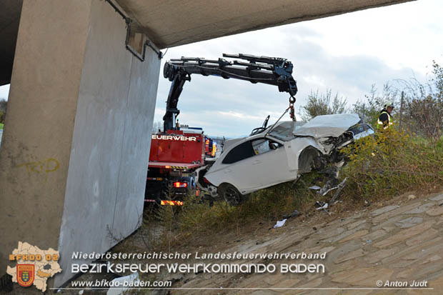20171119 Verkehrsunfall auf der A2 zwischen Traiskirchen und Baden  Foto: © Anton Judt