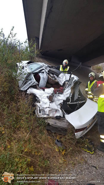 20171119 Verkehrsunfall auf der A2 zwischen Traiskirchen und Baden  Foto: © Anton Judt