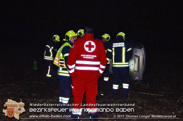 20171125 Fahrzeugüberschlag auf der LB60 bei Reisenberg Foto: © Thomas Lenger Monatsreveue.at 20171125 Fahrzeugüberschlag auf der LB60 bei Reisenberg Foto: © Thomas Lenger Monatsreveue.at