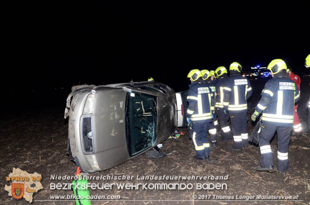 20171125 Fahrzeugüberschlag auf der LB60 bei Reisenberg Foto: © Thomas Lenger Monatsreveue.at 20171125 Fahrzeugüberschlag auf der LB60 bei Reisenberg Foto: © Thomas Lenger Monatsreveue.at