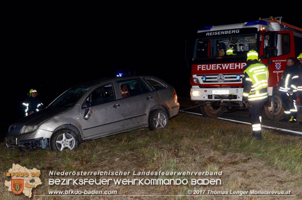 20171125 Fahrzeugüberschlag auf der LB60 bei Reisenberg Foto: © Thomas Lenger Monatsreveue.at 20171125 Fahrzeugüberschlag auf der LB60 bei Reisenberg Foto: © Thomas Lenger Monatsreveue.at