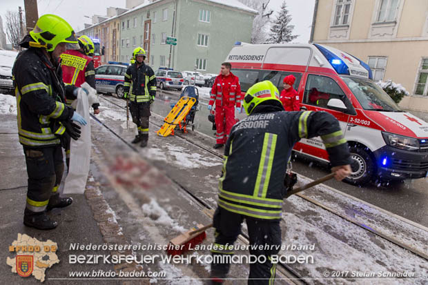 20171130 Mann geriet unter Badner Bahn Garnitur in Baden-Leesdorf Foto: © Stefan Schneider 20171130 Mann geriet unter Badner Bahn Garnitur in Baden-Leesdorf Foto: © Stefan Schneider