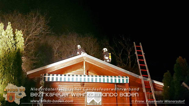 20171211 Brand einer Gartenhütte - Schrebergartensiedlng in Traiskirchen  Foto: © Freiwillige Feuerwehr Wienersdorf