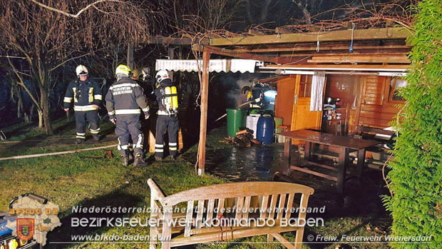 20171211 Brand einer Gartenhütte - Schrebergartensiedlng in Traiskirchen  Foto: © Freiwillige Feuerwehr Wienersdorf