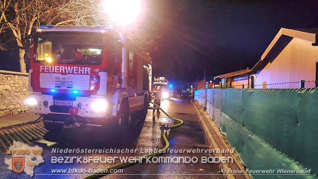 20171211 Brand einer Gartenhütte - Schrebergartensiedlng in Traiskirchen  Foto: © Freiwillige Feuerwehr Wienersdorf