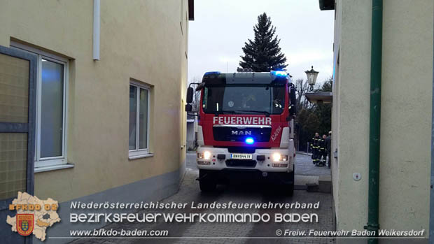 20171220 Zimmerbrand in Baden Weikersdorf mit einem Toten Foto: © Martin Strubreiter FF Baden Weikersdorf 20171220 Zimmerbrand in Baden Weikersdorf mit einem Toten Foto: © Martin Strubreiter FF Baden Weikersdorf