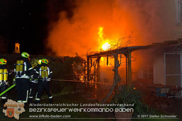 20171222 Brand in einem Reihenwohnhaus in Tribuswinkel  Foto: © Stefan Schneider BFK BADEN