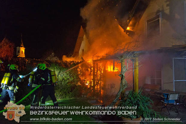 20171222 Brand in einem Reihenwohnhaus in Tribuswinkel  Foto: © Stefan Schneider BFK BADEN