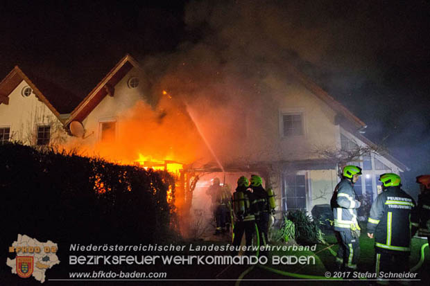 20171222 Brand in einem Reihenwohnhaus in Tribuswinkel  Foto: © Stefan Schneider BFK BADEN