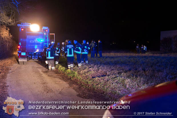 20171224 Ein Flurbrand in Traiskirchen am Heiligen Abend konnte rasch geloescht werden  Foto: © Stefan Schneider