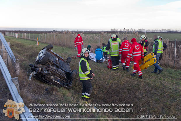20171224 Verkehrsunfall auf der A2 Suedautobahn zwischen Traiskirchen und dem Knoten Guntramsdorf  Foto: © Stefan Schneider