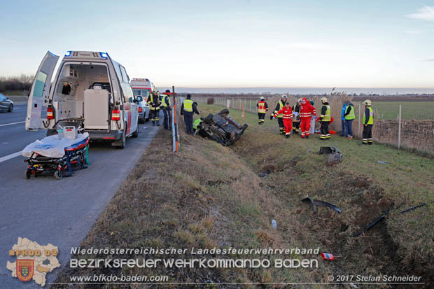 20171224 Verkehrsunfall auf der A2 Suedautobahn zwischen Traiskirchen und dem Knoten Guntramsdorf  Foto: © Stefan Schneider