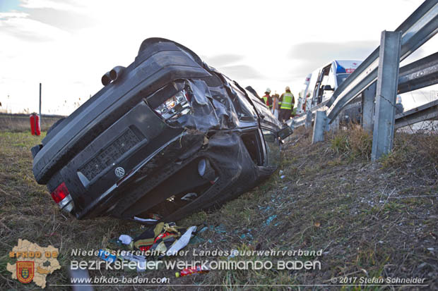 20171224 Verkehrsunfall auf der A2 Suedautobahn zwischen Traiskirchen und dem Knoten Guntramsdorf  Foto: © Stefan Schneider