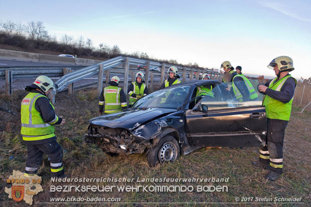 20171224 Verkehrsunfall auf der A2 Suedautobahn zwischen Traiskirchen und dem Knoten Guntramsdorf  Foto: © Stefan Schneider