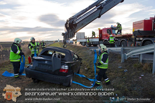 20171224 Verkehrsunfall auf der A2 Suedautobahn zwischen Traiskirchen und dem Knoten Guntramsdorf  Foto: © Stefan Schneider